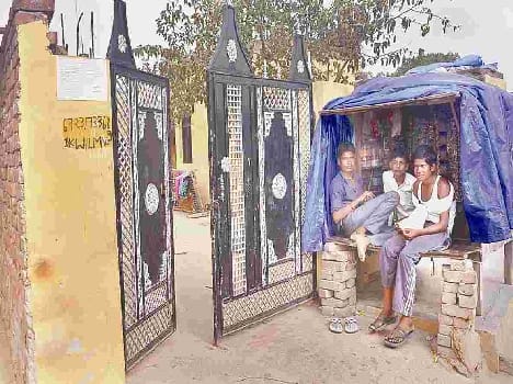 wine sold on kirana shop
